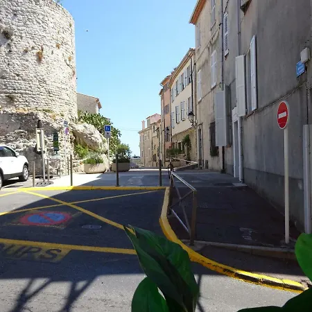 6 Rue De La Tourraque アパート *