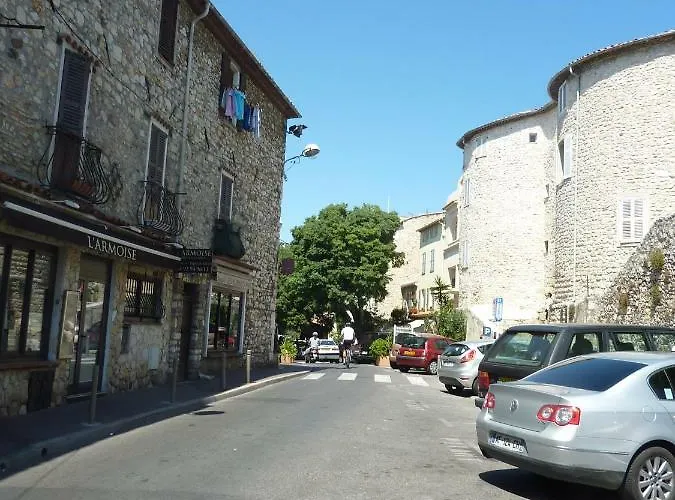 6 Rue De La Tourraque * Antibes